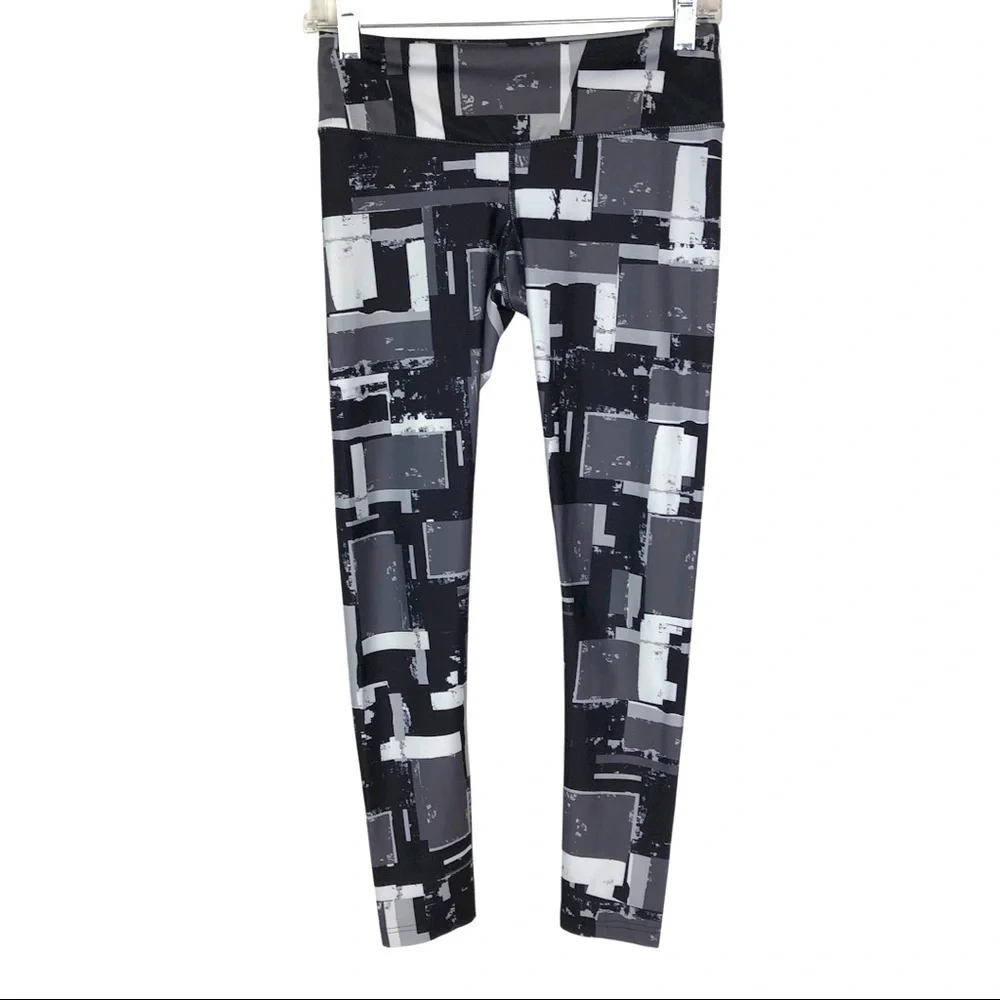 Pure Barre black white brush stroke Leggings - Picture 7 of 7